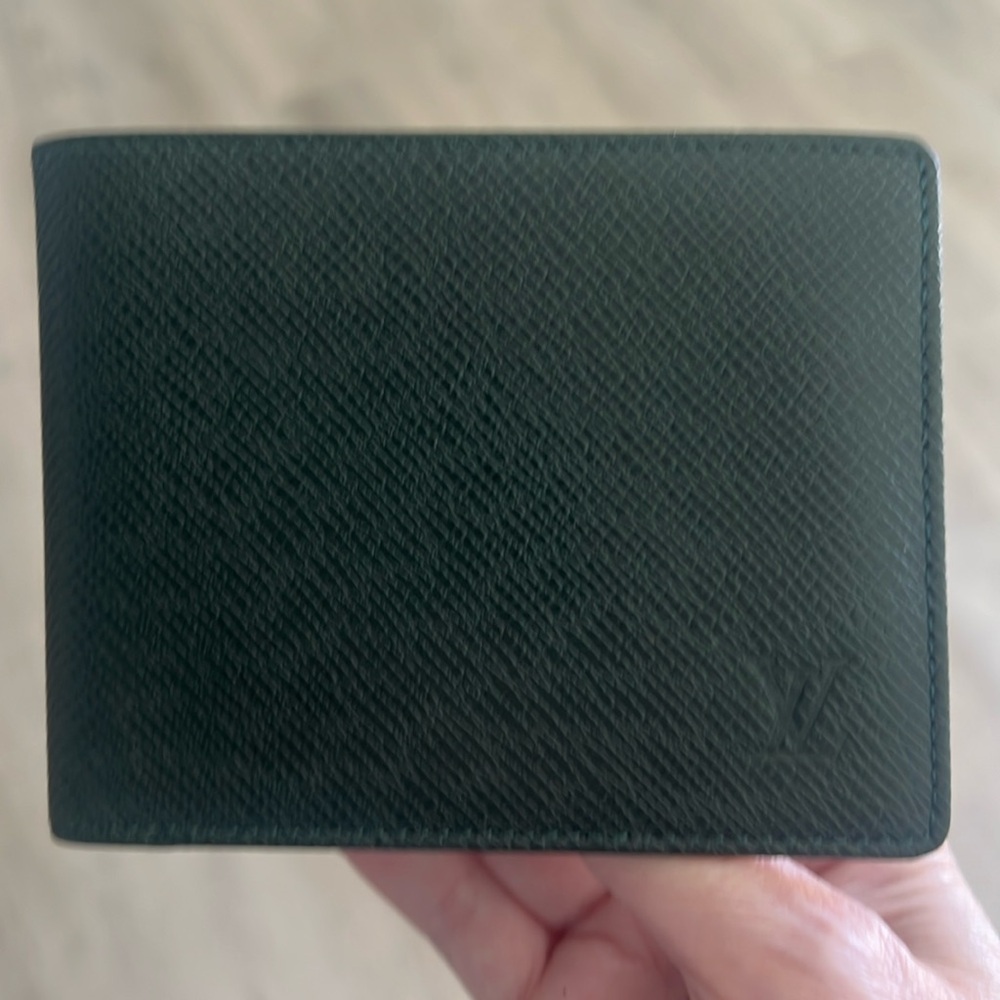 Louis Vuitton Men’s Taiga Leather Bifold Wallet Dark Hunter Green